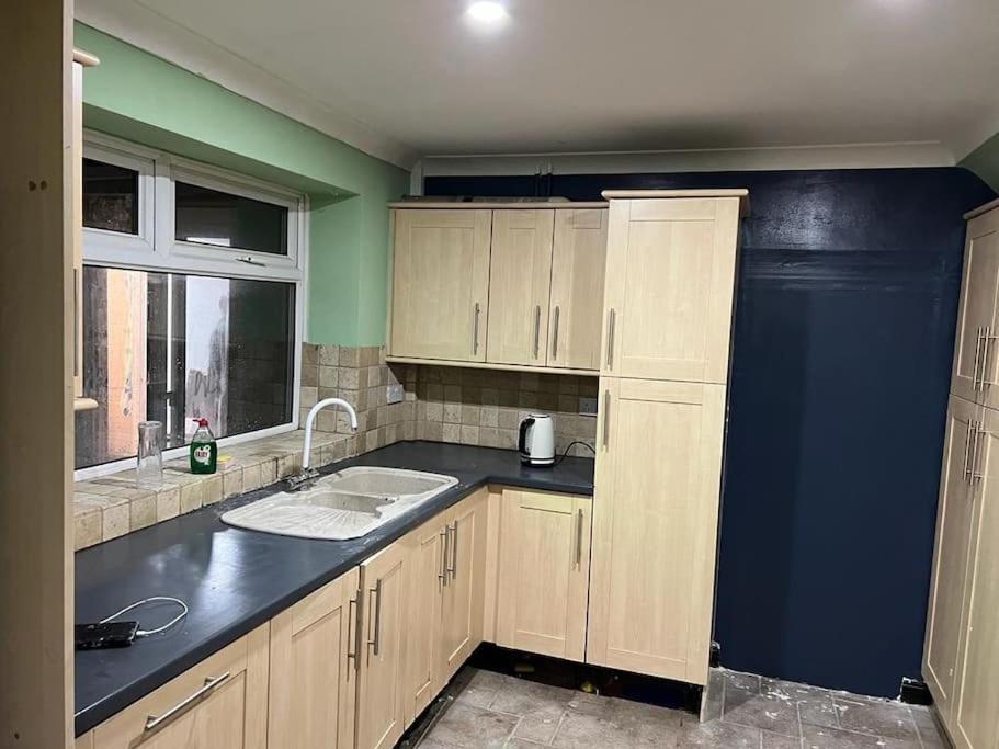 Cheerful 3 Bed House With Free Parking. Villa Nottingham Esterno foto